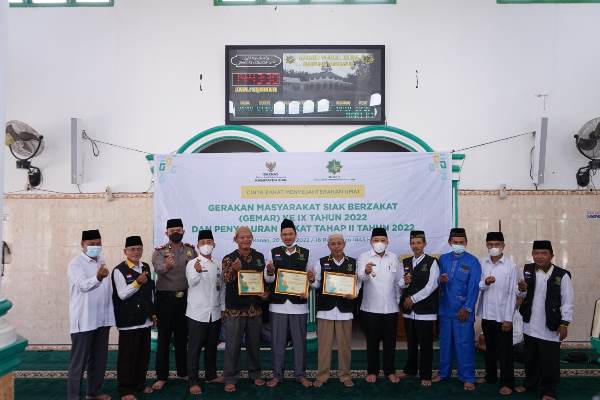 Hadiri Gemar Zakat di Kandis, Husni Merza Berharap Zakat Kabupaten Siak Terus Meningkat